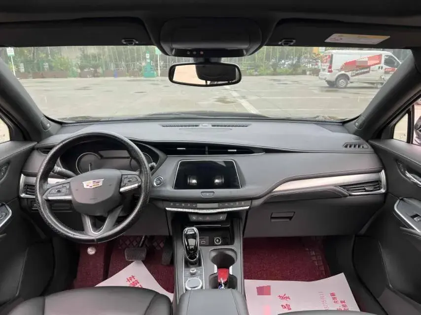 2021 CADILLAC XT4 thumbnail 4