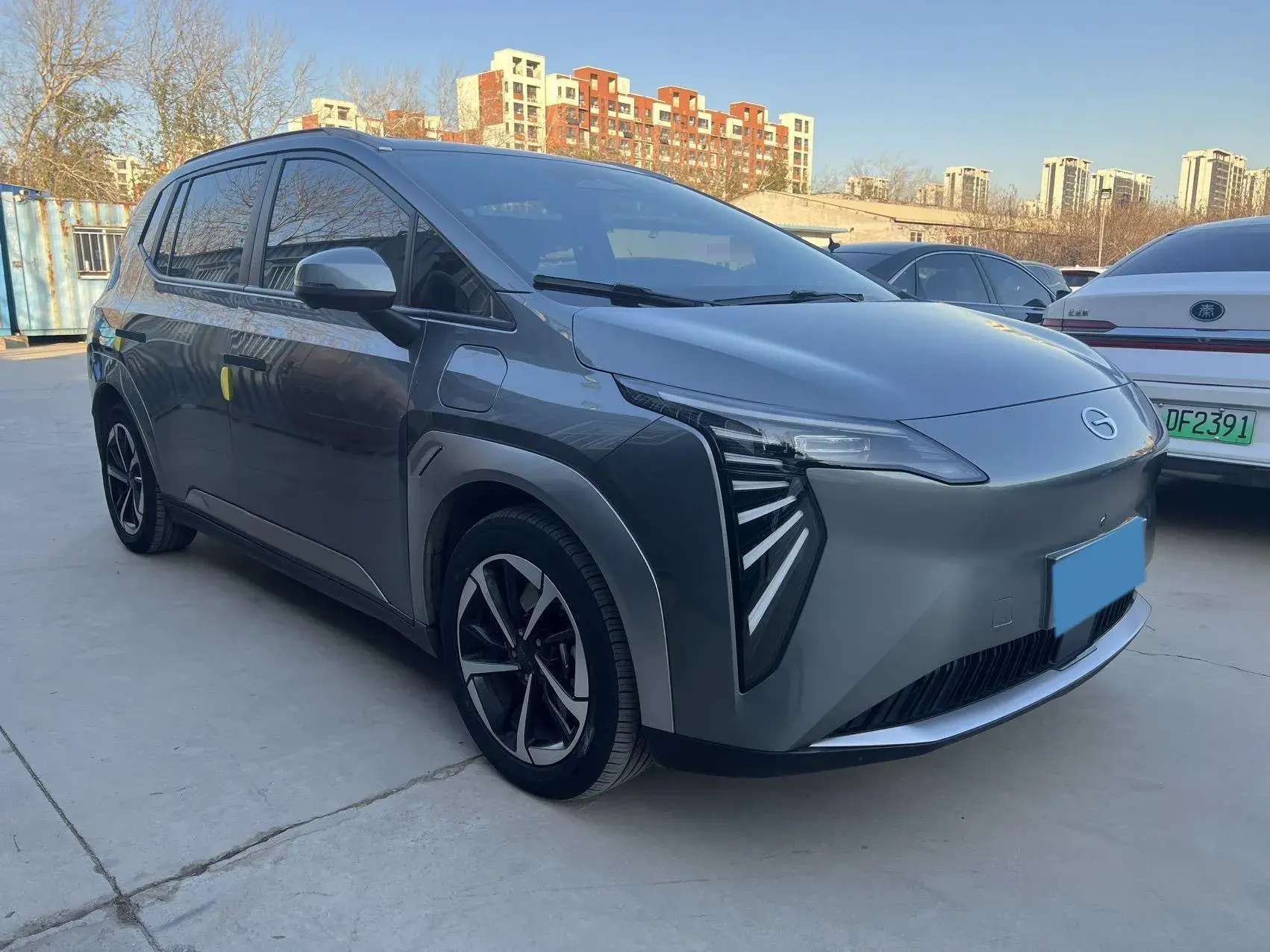 2023 AION Y thumbnail 3