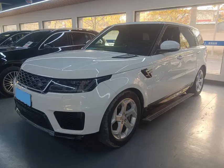 2018 Land Rover Range Rover Sport 2.0T 300HP L4 8AT PHEV 13.1KWH