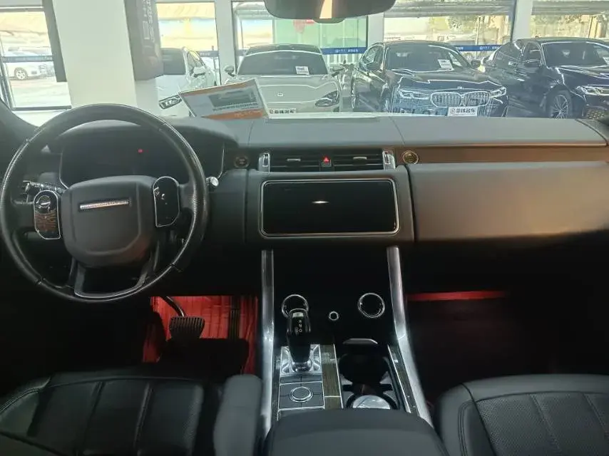 2018 LAND ROVER thumbnail 3