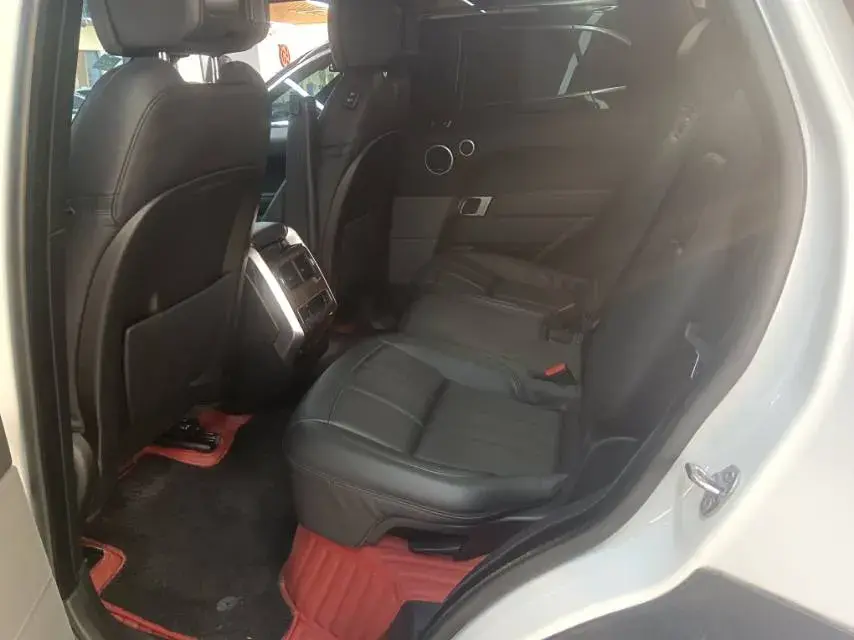 2018 LAND ROVER thumbnail 4