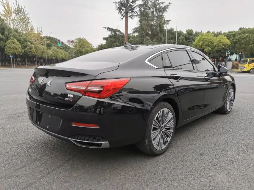 2022 HONGQI H5 thumbnail 3
