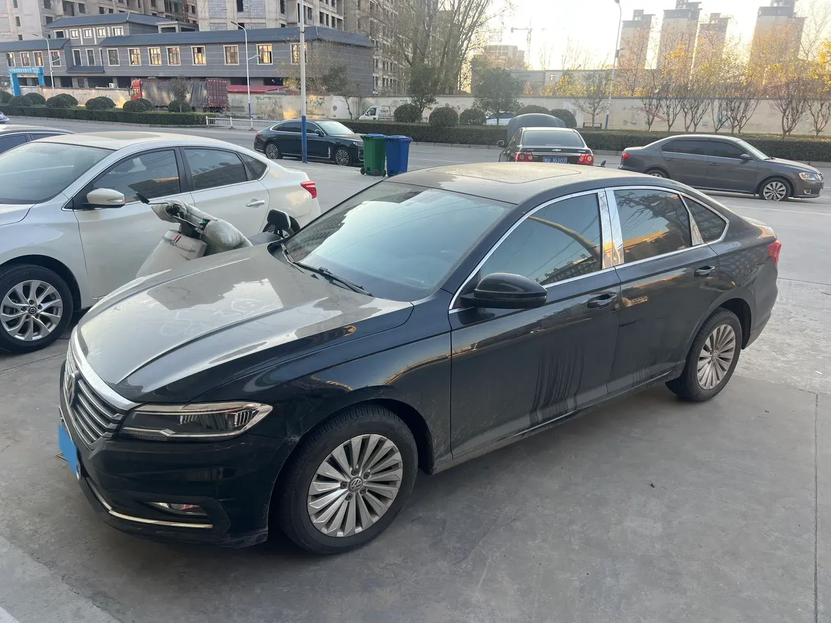 2019 VOLKSWAGEN SAGITAR view 1