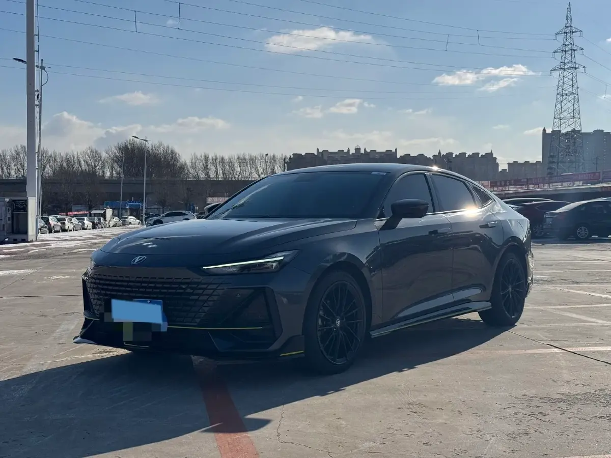 2022 ChangAn UNI-V 1.5T 188HP L4 7DCT