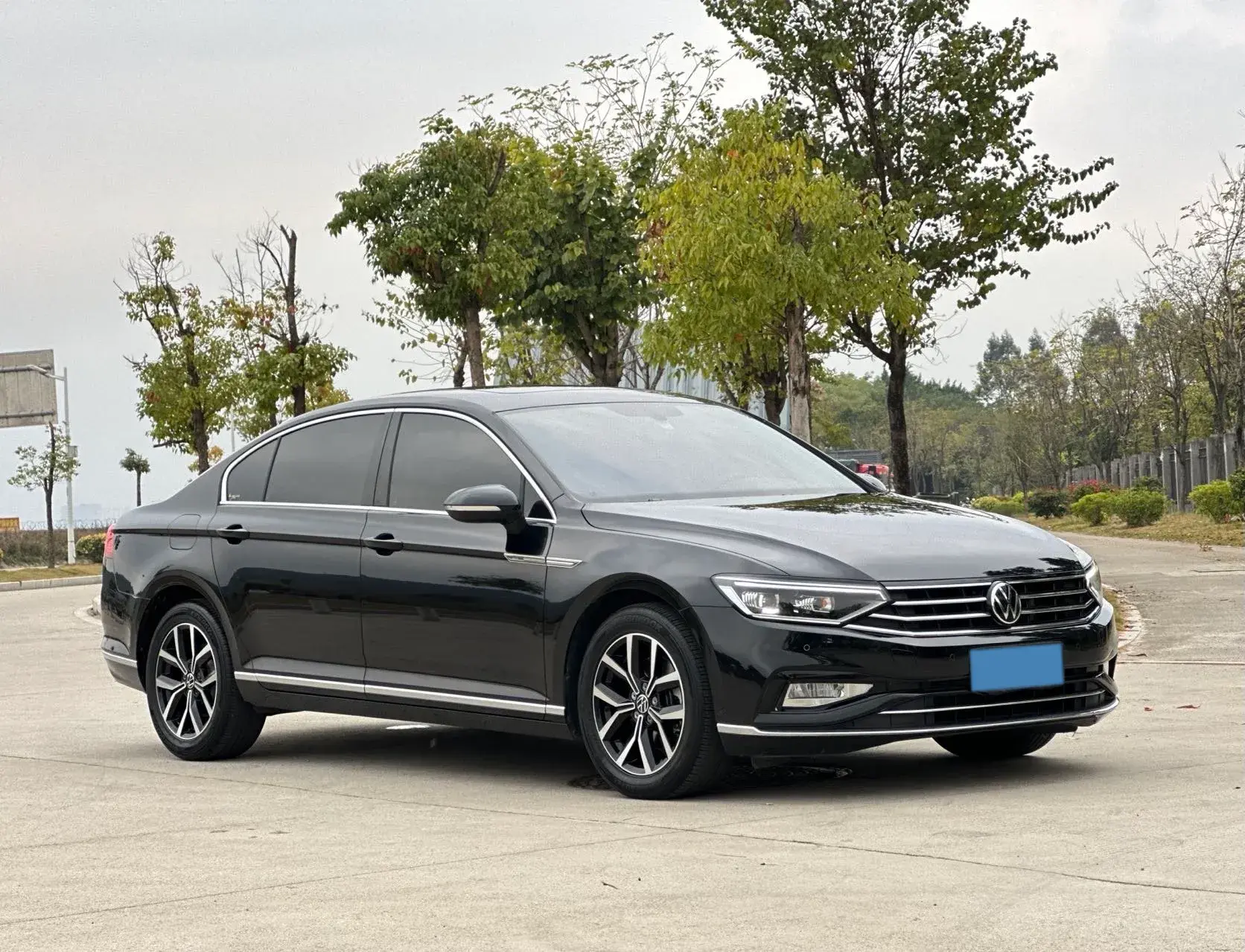 2020 VOLKSWAGEN MAGOTAN thumbnail 3