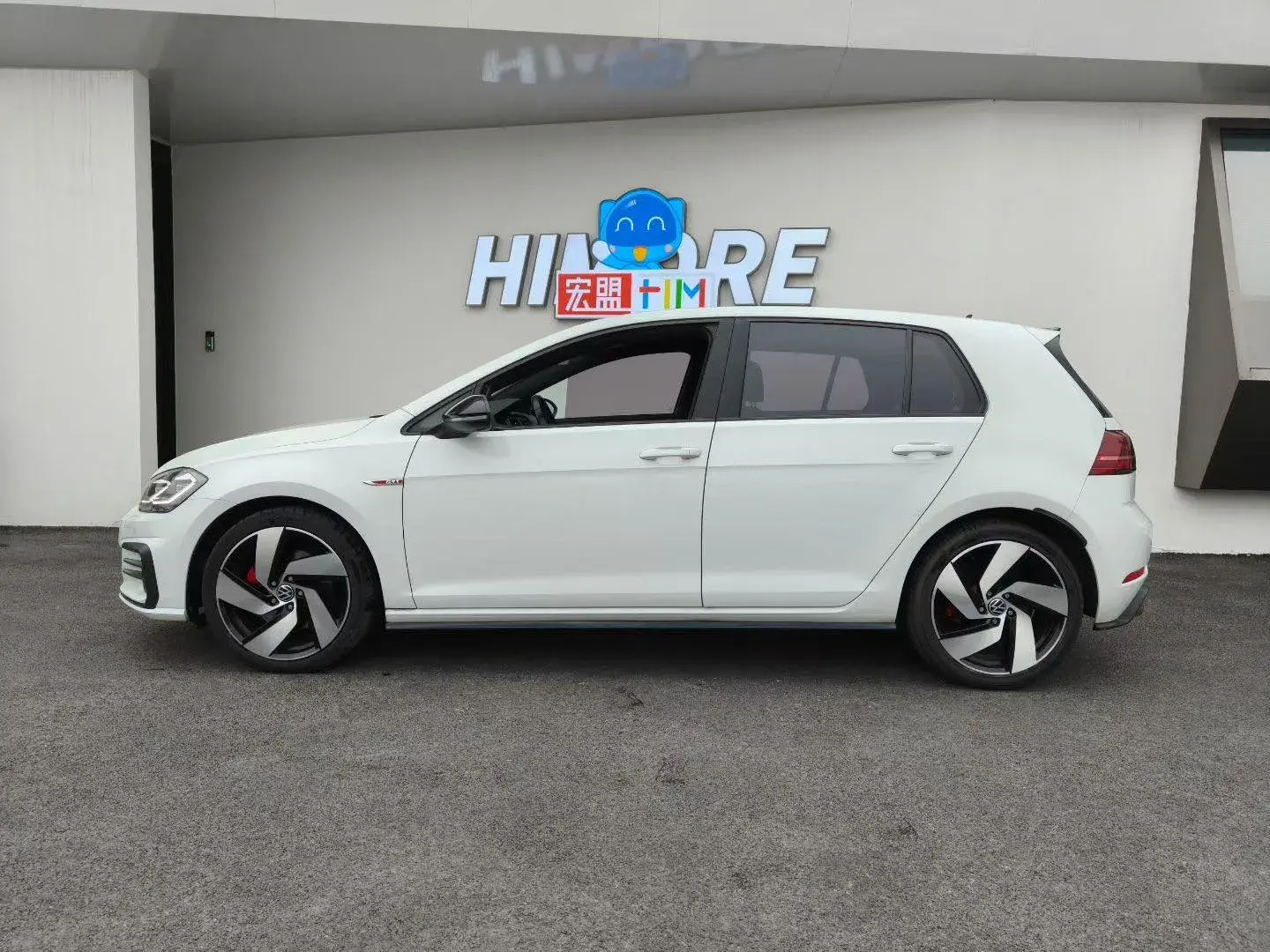2018 VOLKSWAGEN GOLFGTI thumbnail 3