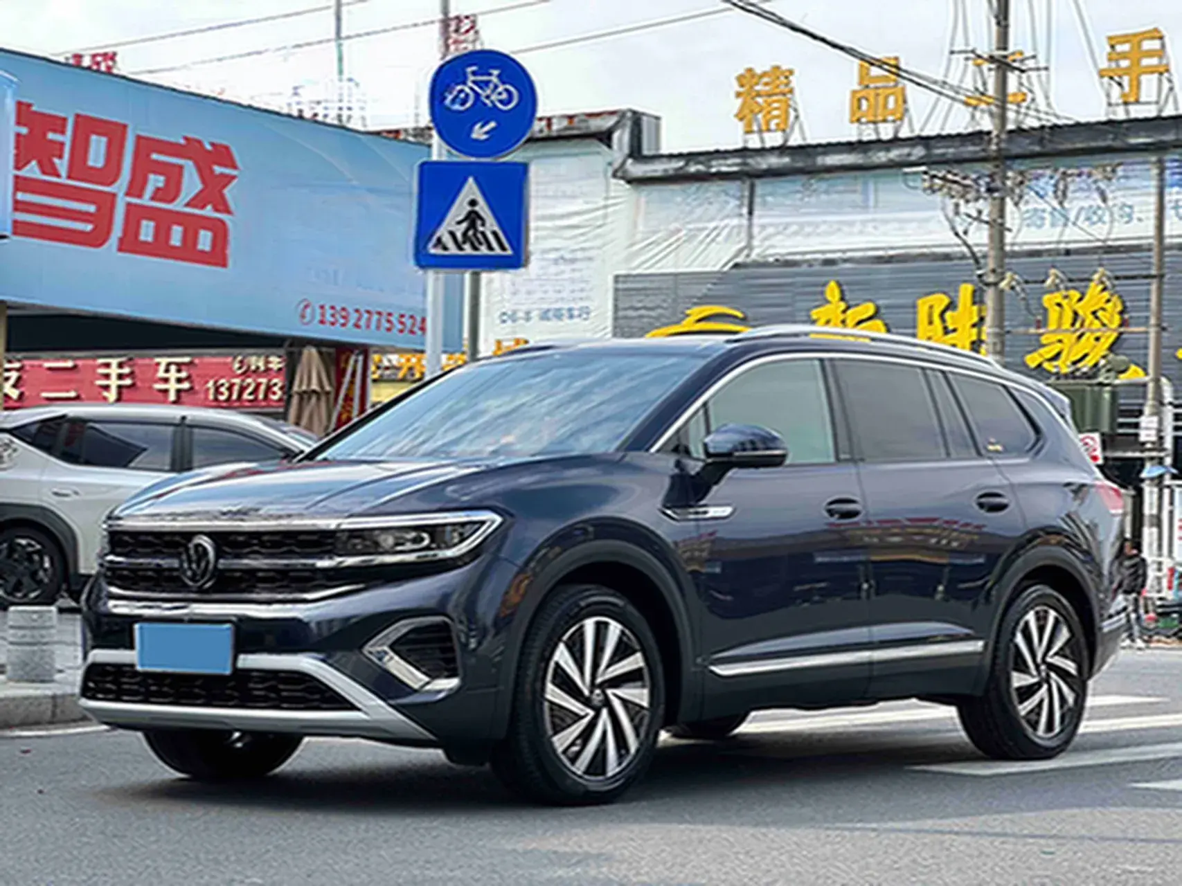 2021 VOLKSWAGEN TALAGON view 1