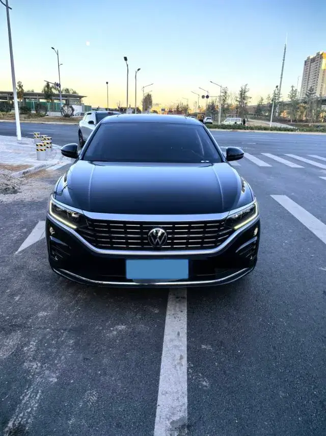 2023 VOLKSWAGEN PASSAT thumbnail 4