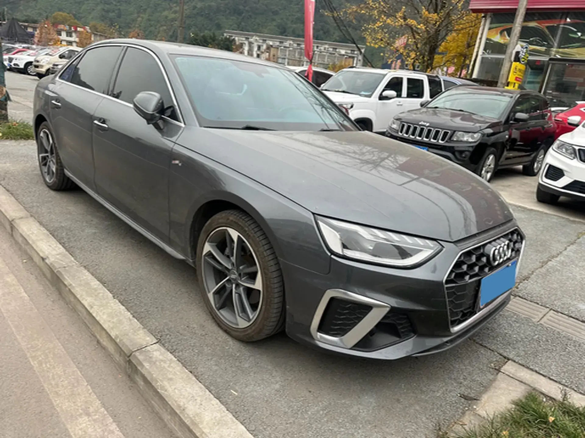 2020 AUDI A4L thumbnail 3