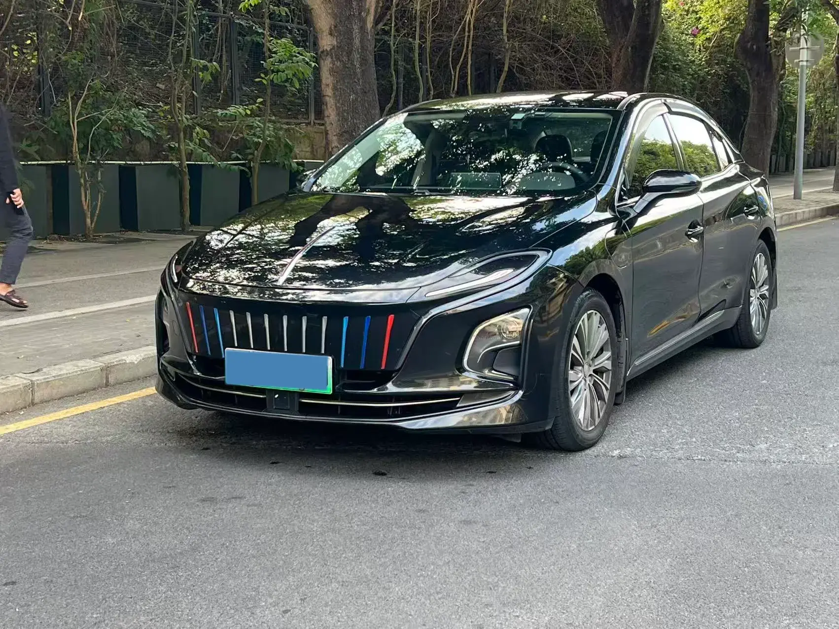 2022 HONGQI E-QM5 view 1