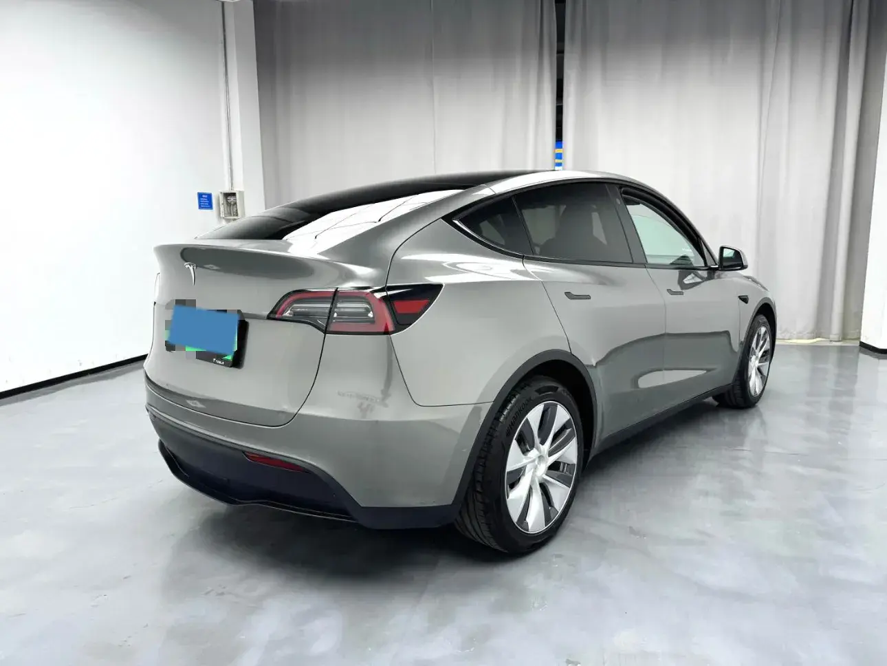 2022 TESLA MODEL thumbnail 4