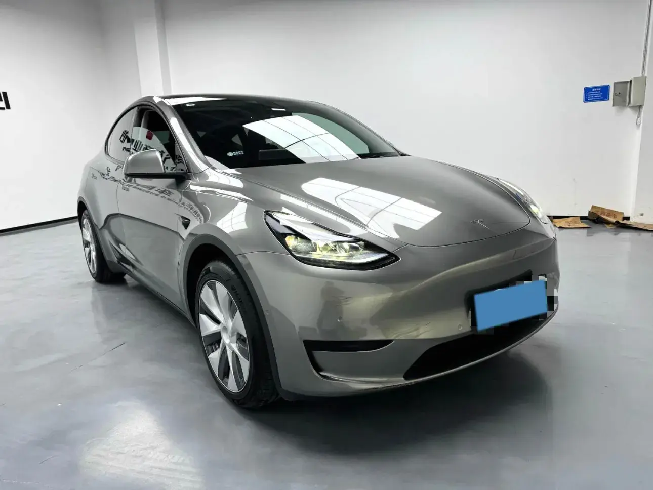 2022 TESLA MODEL thumbnail 3