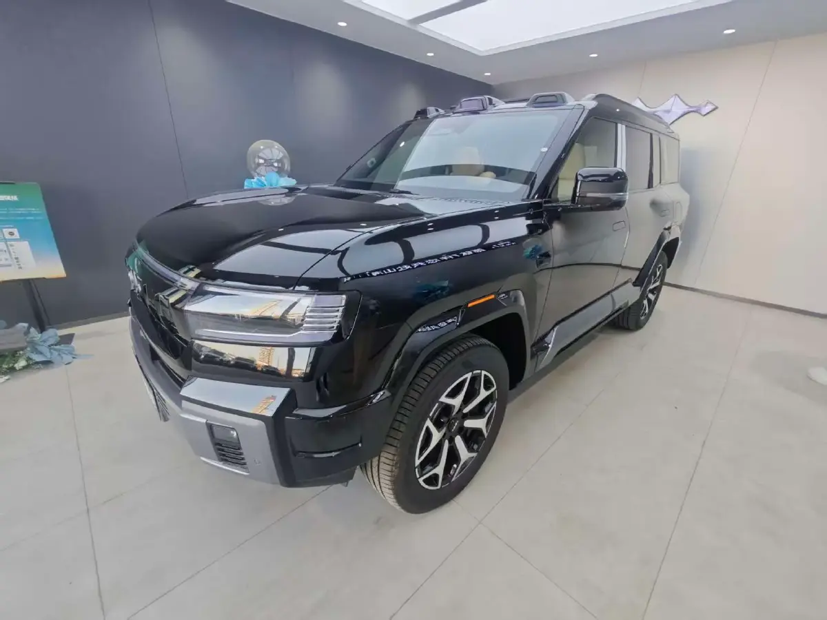 2025 FangChengBao Bao 8 2.0T 245HP L4 E-CVT PHEV 36.8KWH