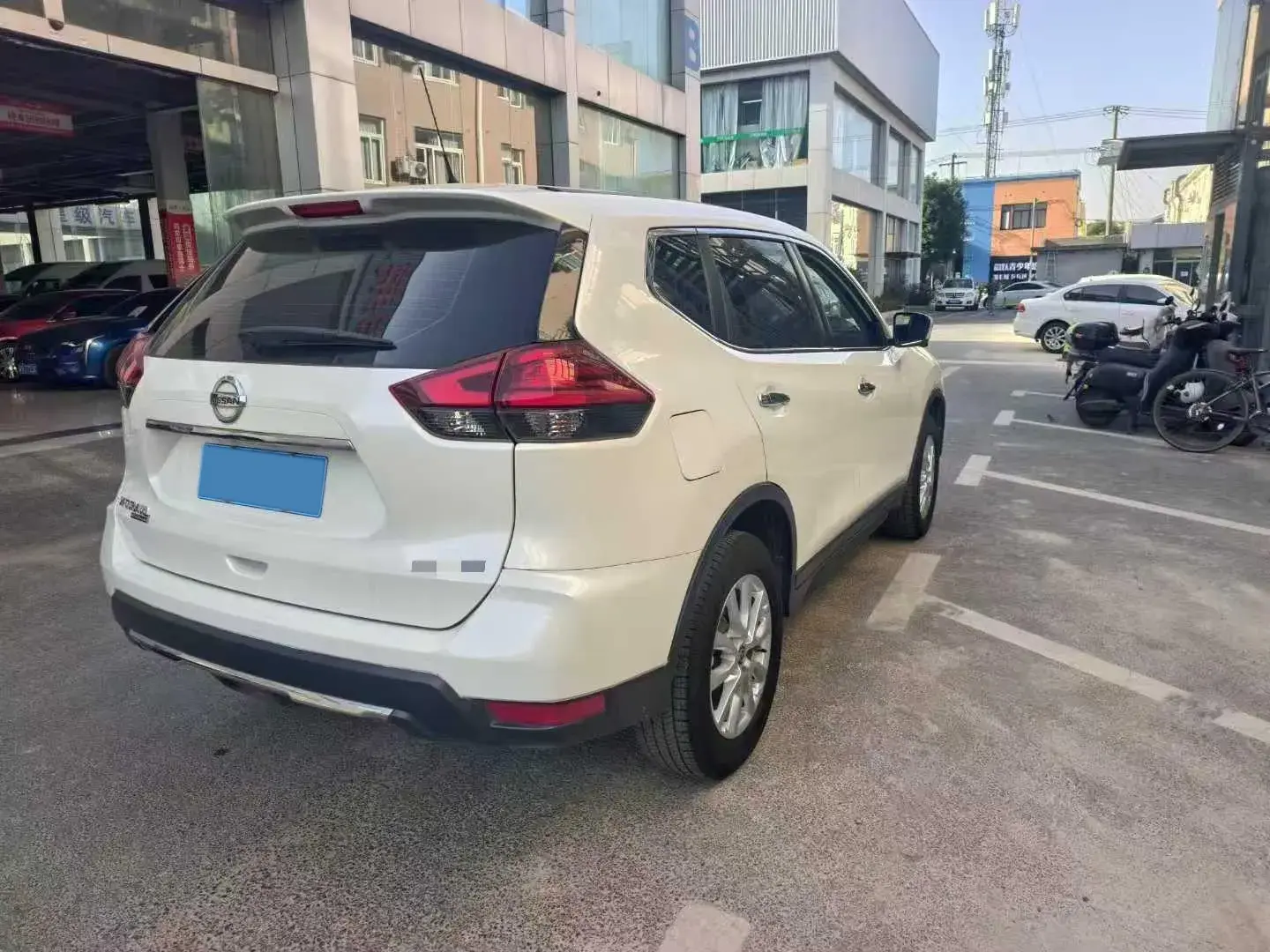 2022 NISSAN X-TRAIL thumbnail 4