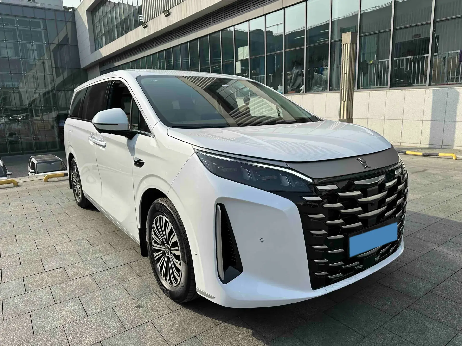 2025 BYD XIA thumbnail 3