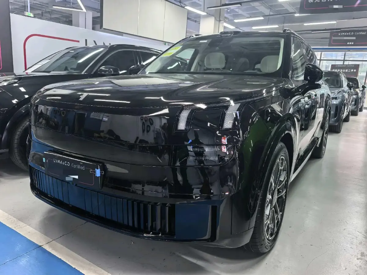 2025 LYNK&CO 900 2.0T 254HP L4 3DHT PHEV