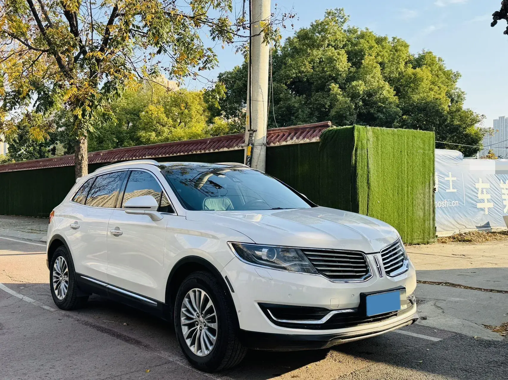 2017 LINCOLN MKX thumbnail 3