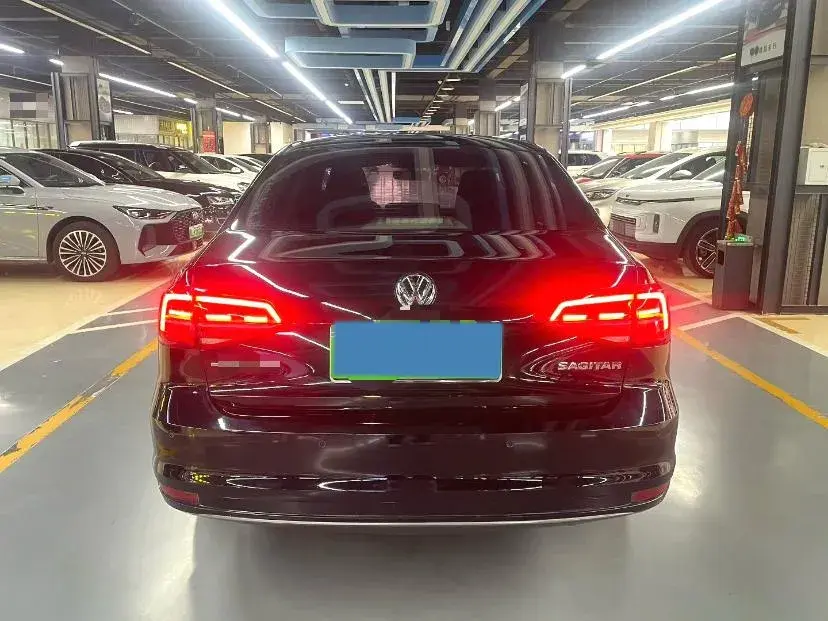 2018 VOLKSWAGEN SAGITAR thumbnail 4