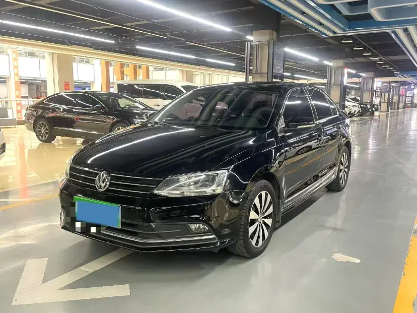 2018 Volkswagen Sagitar 1.2T 110HP L4 7DCT