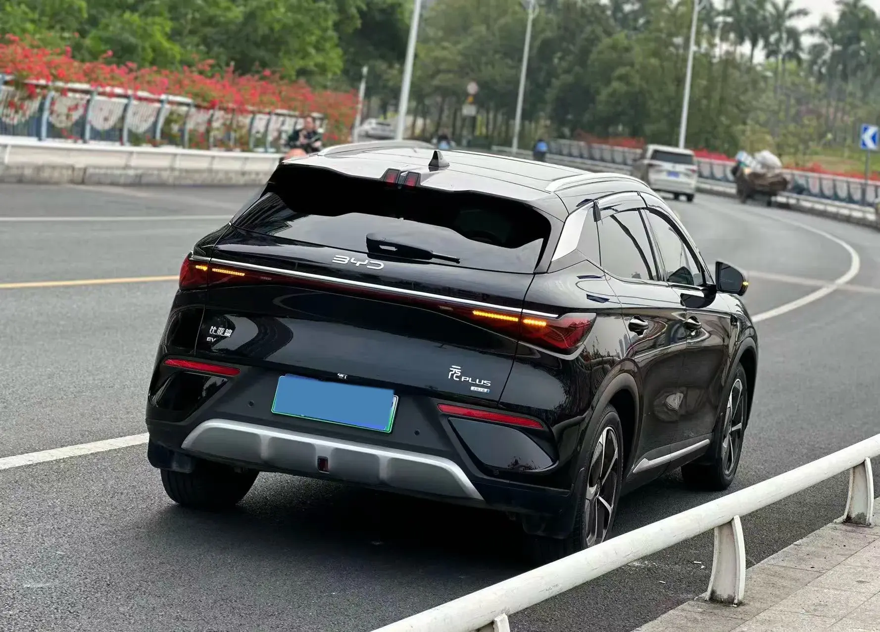 2025 BYD YUAN thumbnail 4