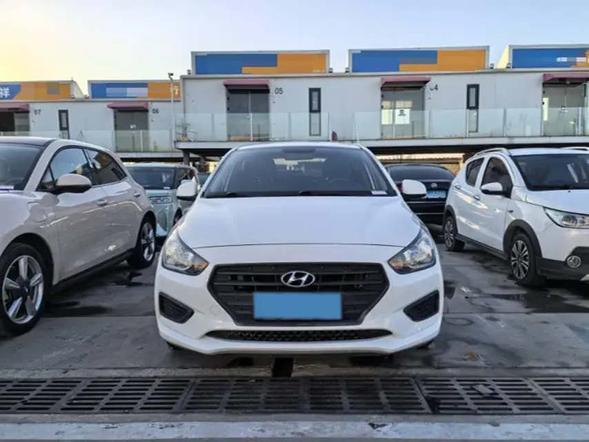 2017 HYUNDAI REINA thumbnail 2