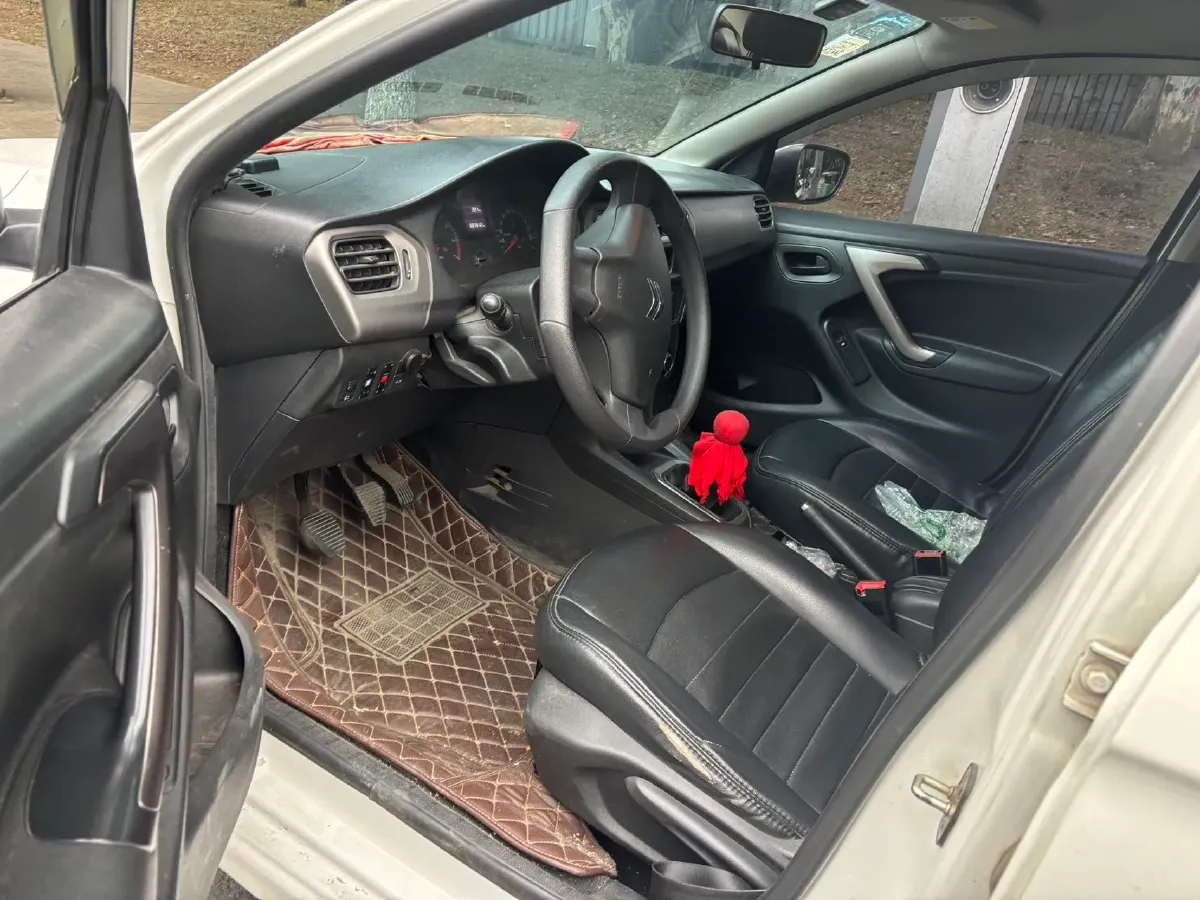 2017 HuangHai XiangLong 2.8T 102HP L4 5MT,autocango,china used car exporter,china ev exporter,chinese used car exporter,chinese used ev exporter