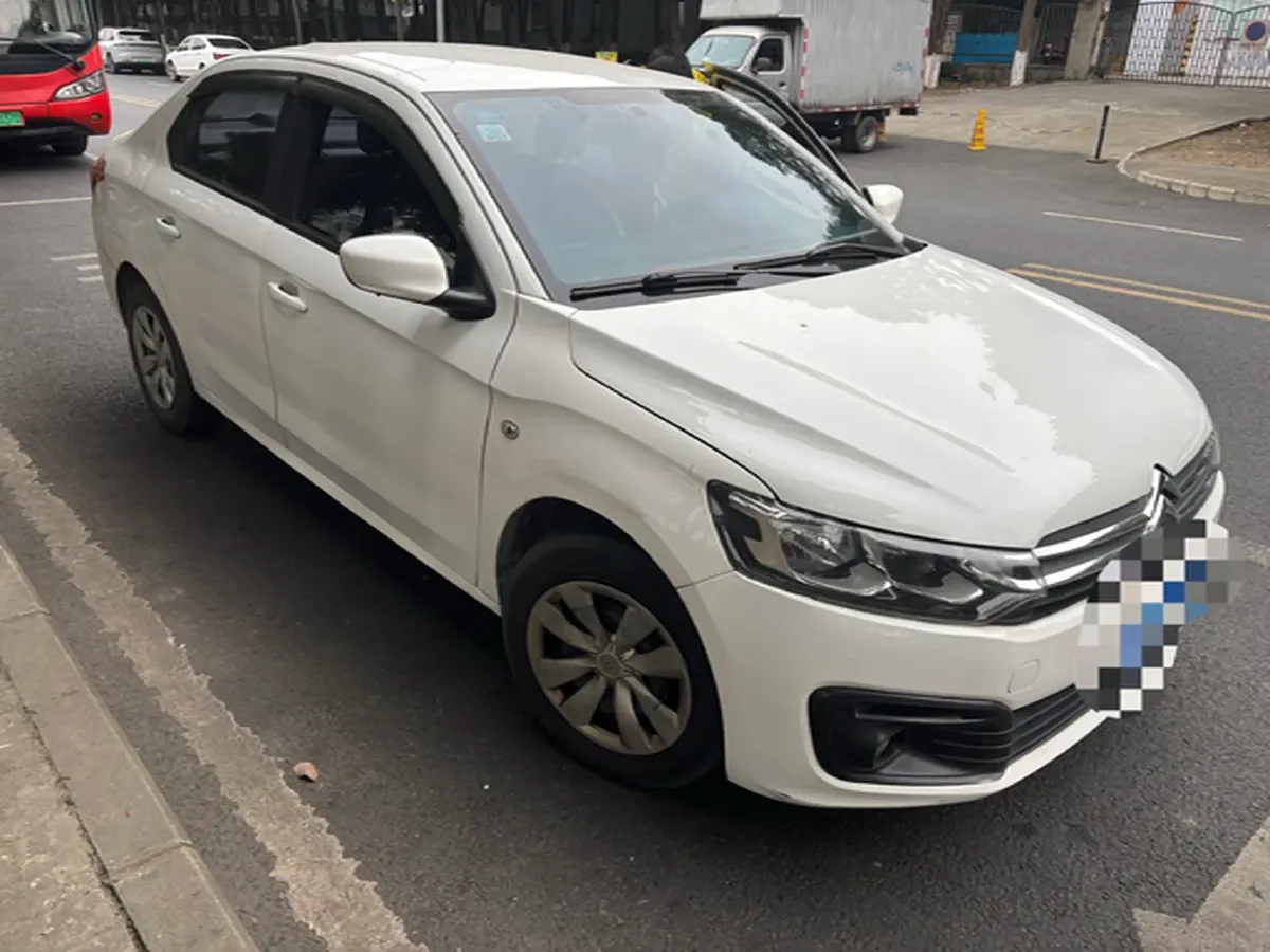 2017 HuangHai XiangLong 2.8T 102HP L4 5MT,autocango,china used car exporter,china ev exporter,chinese used car exporter,chinese used ev exporter