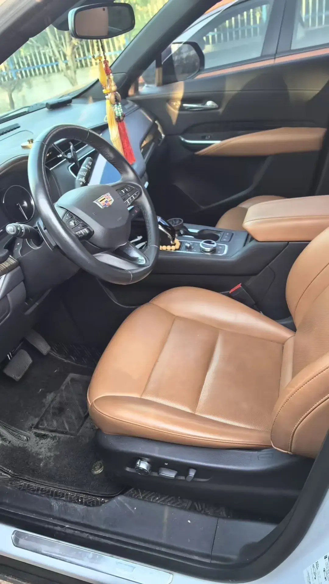 2022 CADILLAC XT4 thumbnail 2