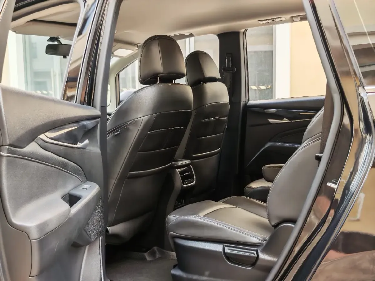 2022 MAXUS Euniq 5 BEV 70KWH,autocango,china used car exporter,china ev exporter,chinese used car exporter,chinese used ev exporter