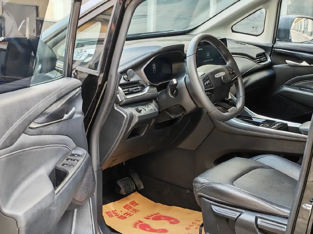 2022 MAXUS Euniq 5 BEV 70KWH,autocango,china used car exporter,china ev exporter,chinese used car exporter,chinese used ev exporter