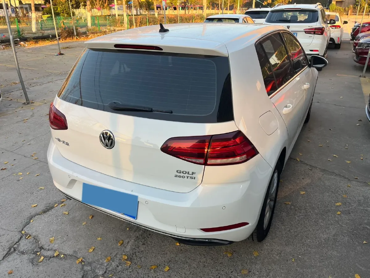 2019 Brilliance Auto V7 1.8T 231HP L4 7DCT,autocango,china used car exporter,china ev exporter,chinese used car exporter,chinese used ev exporter