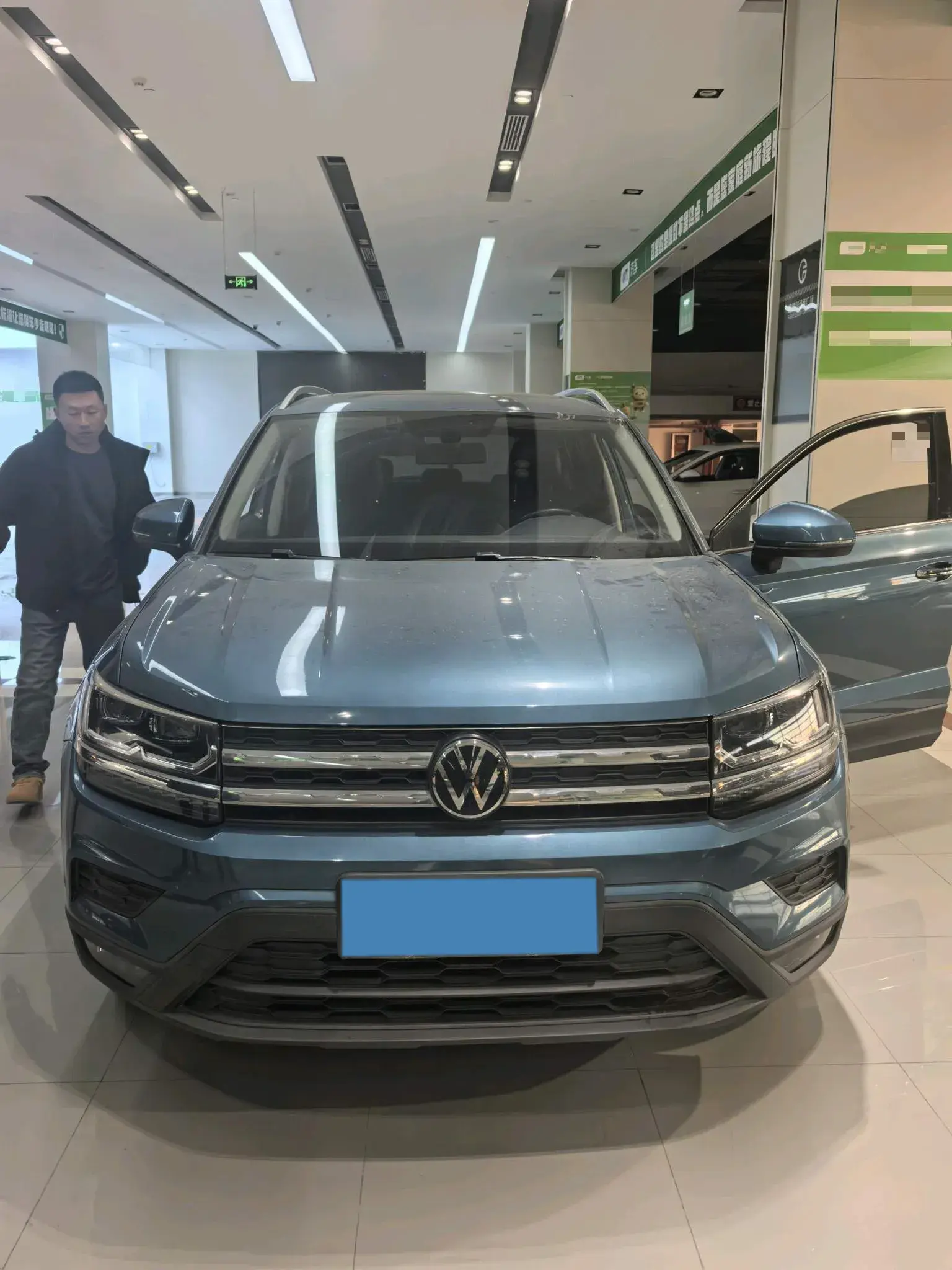 2021 VOLKSWAGEN THARU thumbnail 3