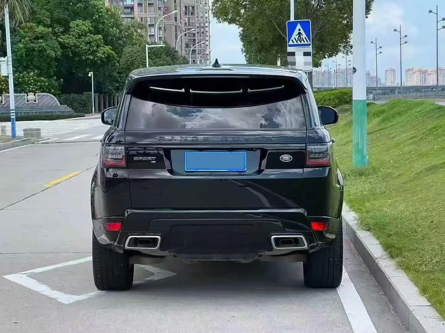 2022 LAND ROVER thumbnail 3