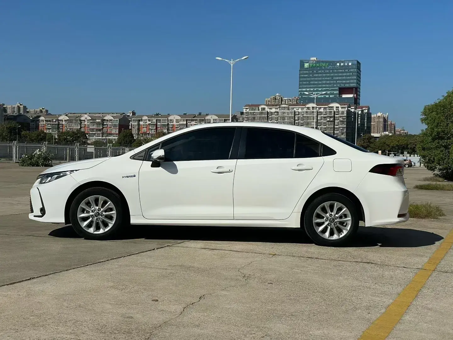 2022 TOYOTA COROLLA thumbnail 3