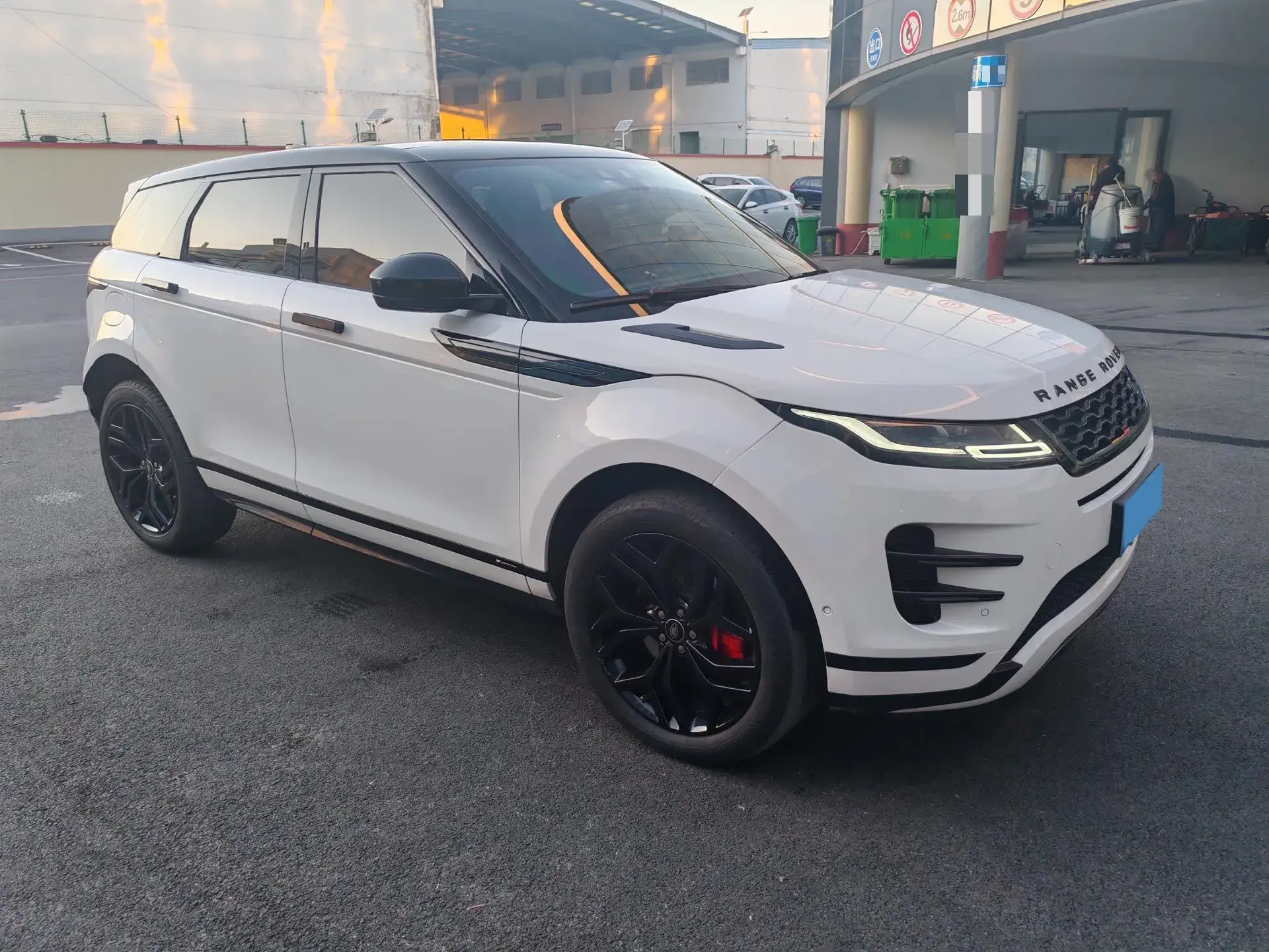 2020 LAND ROVER thumbnail 3