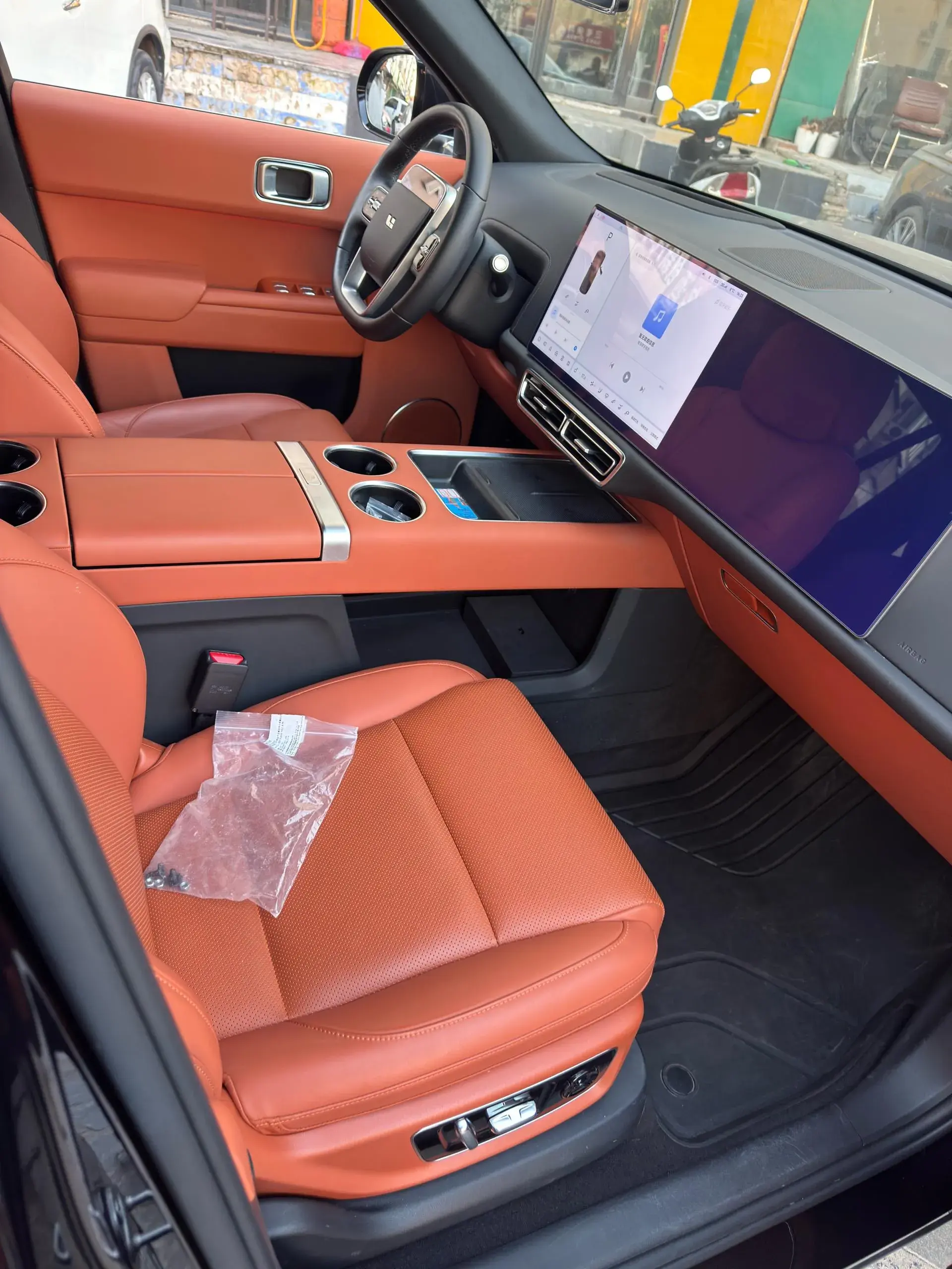 2023 LI L9 thumbnail 4