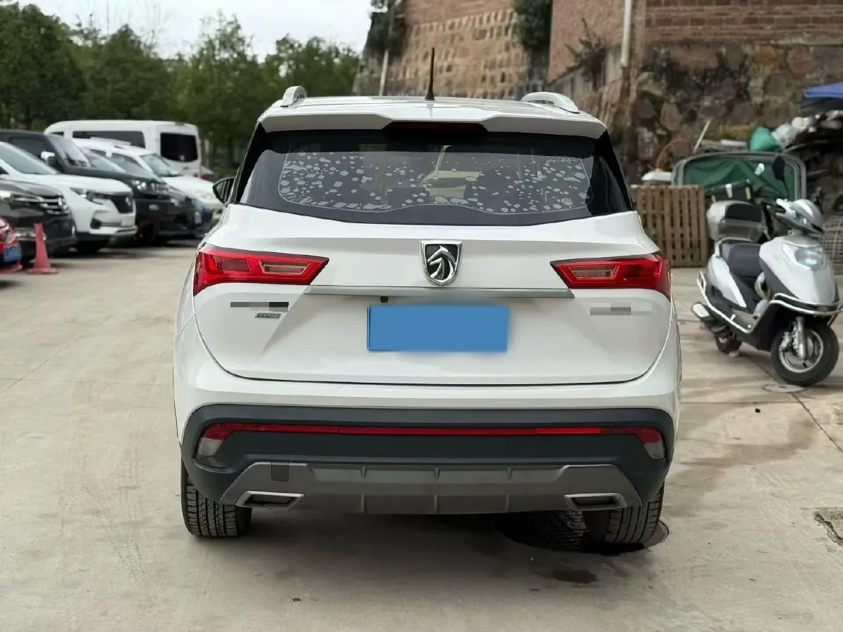 2018 BaoJun 530 1.5T 150HP L4 6MT,autocango,china used car exporter,china ev exporter,chinese used car exporter,chinese used ev exporter