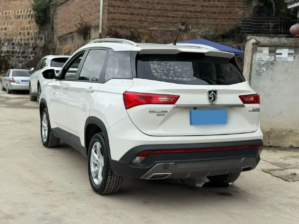 2018 BaoJun 530 1.5T 150HP L4 6MT,autocango,china used car exporter,china ev exporter,chinese used car exporter,chinese used ev exporter