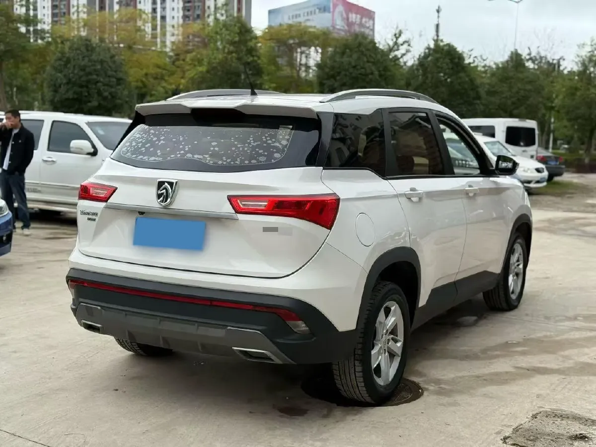 2018 BaoJun 530 1.5T 150HP L4 6MT,autocango,china used car exporter,china ev exporter,chinese used car exporter,chinese used ev exporter