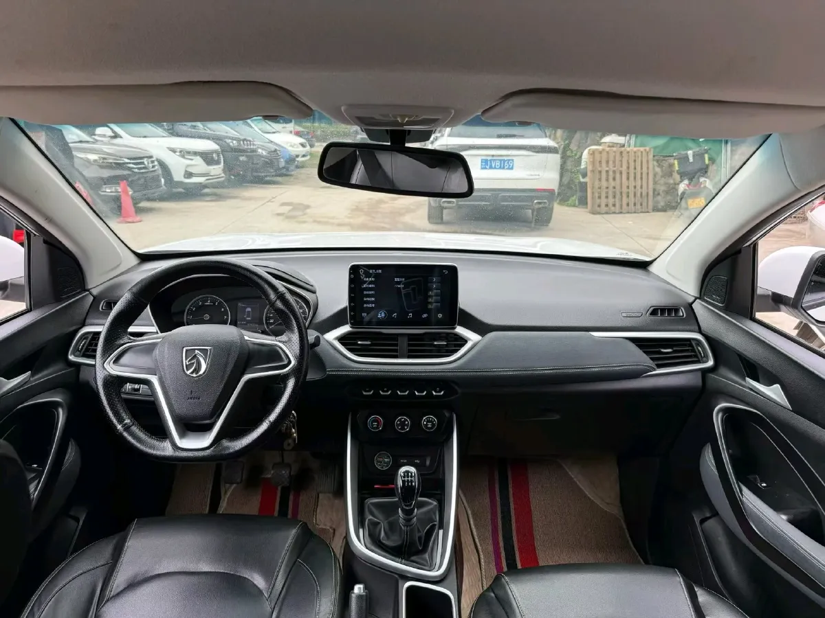2018 BaoJun 530 1.5T 150HP L4 6MT,autocango,china used car exporter,china ev exporter,chinese used car exporter,chinese used ev exporter
