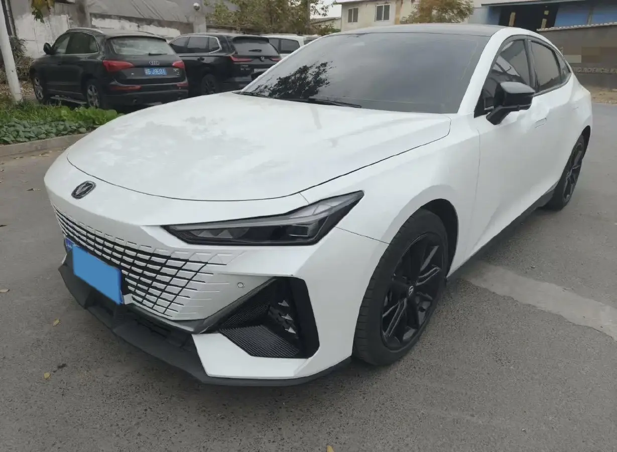 2023 ChangAn UNI-V 1.5T 188HP L4 7DCT