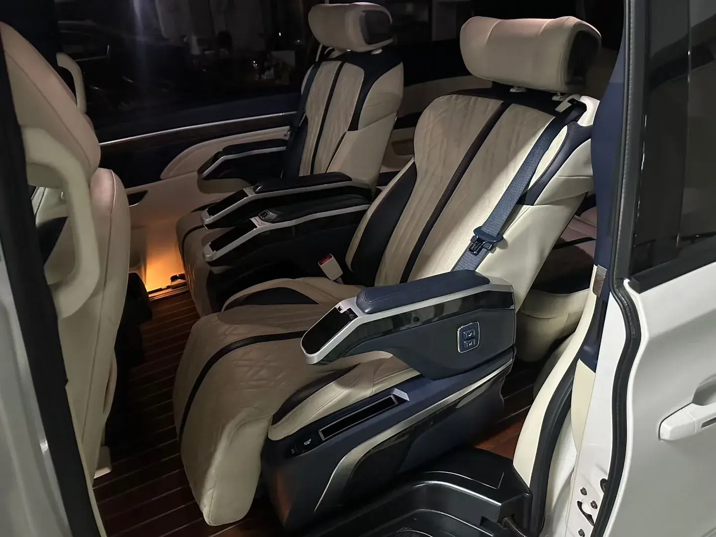 2021 GAC TRUMPCHI thumbnail 4