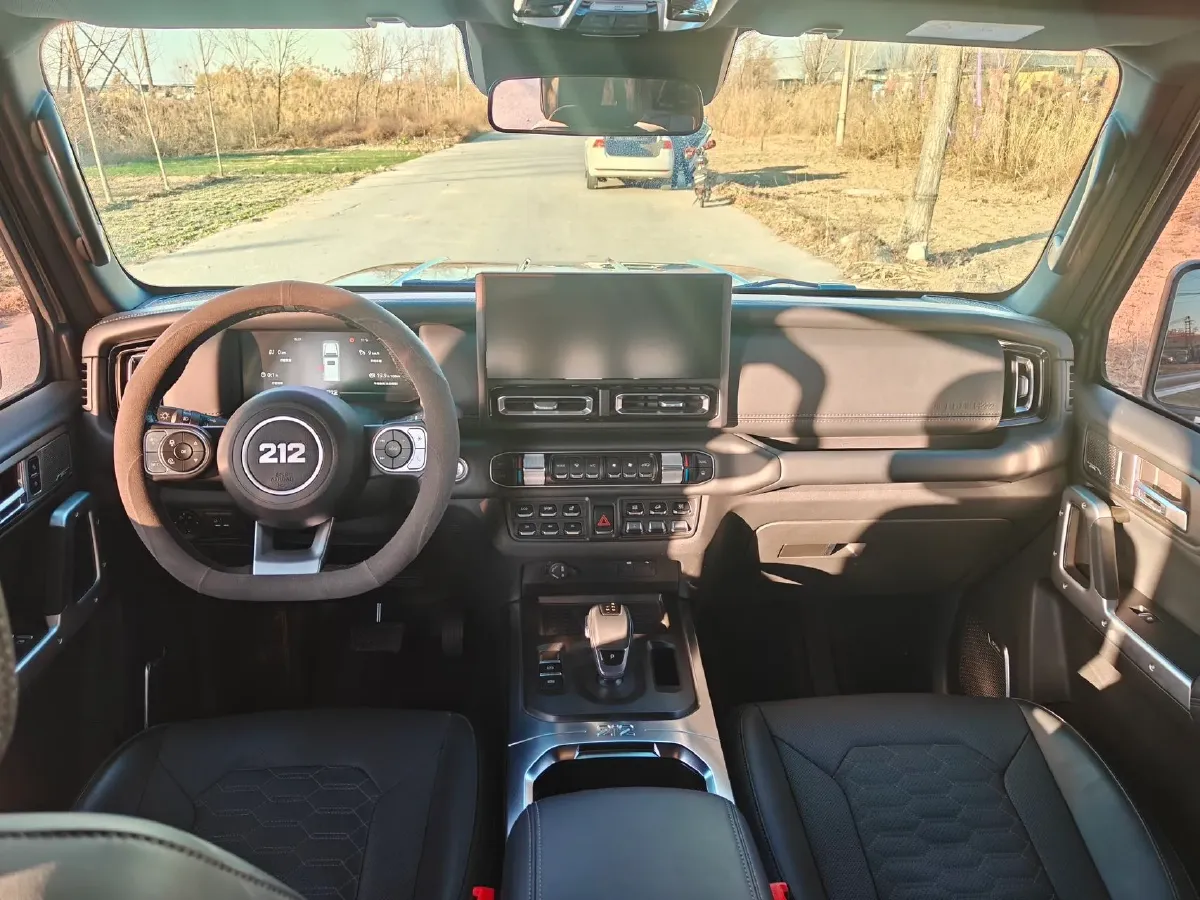 2024 212 212 T01 2.0T 252HP L4 8AT,autocango,china used car exporter,china ev exporter,chinese used car exporter,chinese used ev exporter