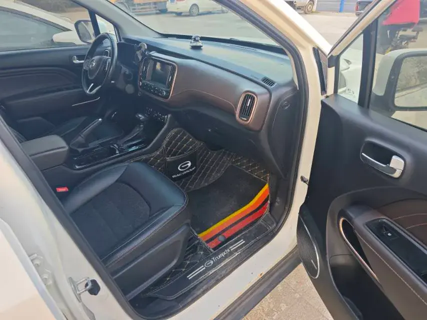 2019 GAC TRUMPCHI thumbnail 4