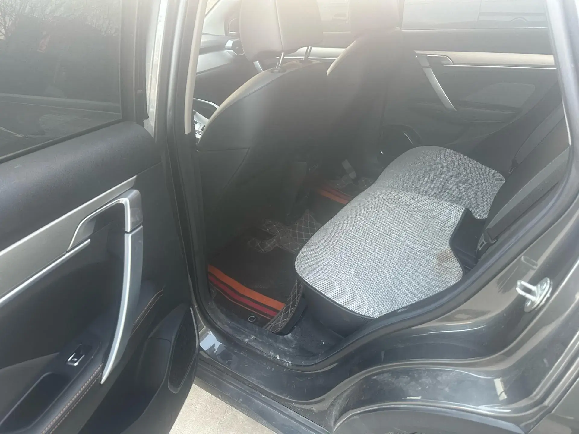 2024 GEELY COOLRAY thumbnail 4