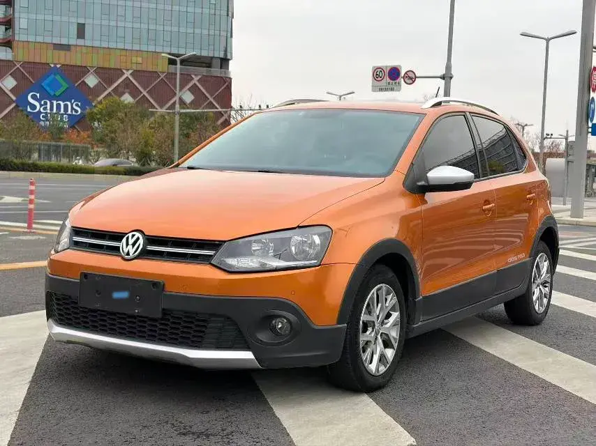 2016 Volkswagen Polo 1.6L 110HP L4 6AT