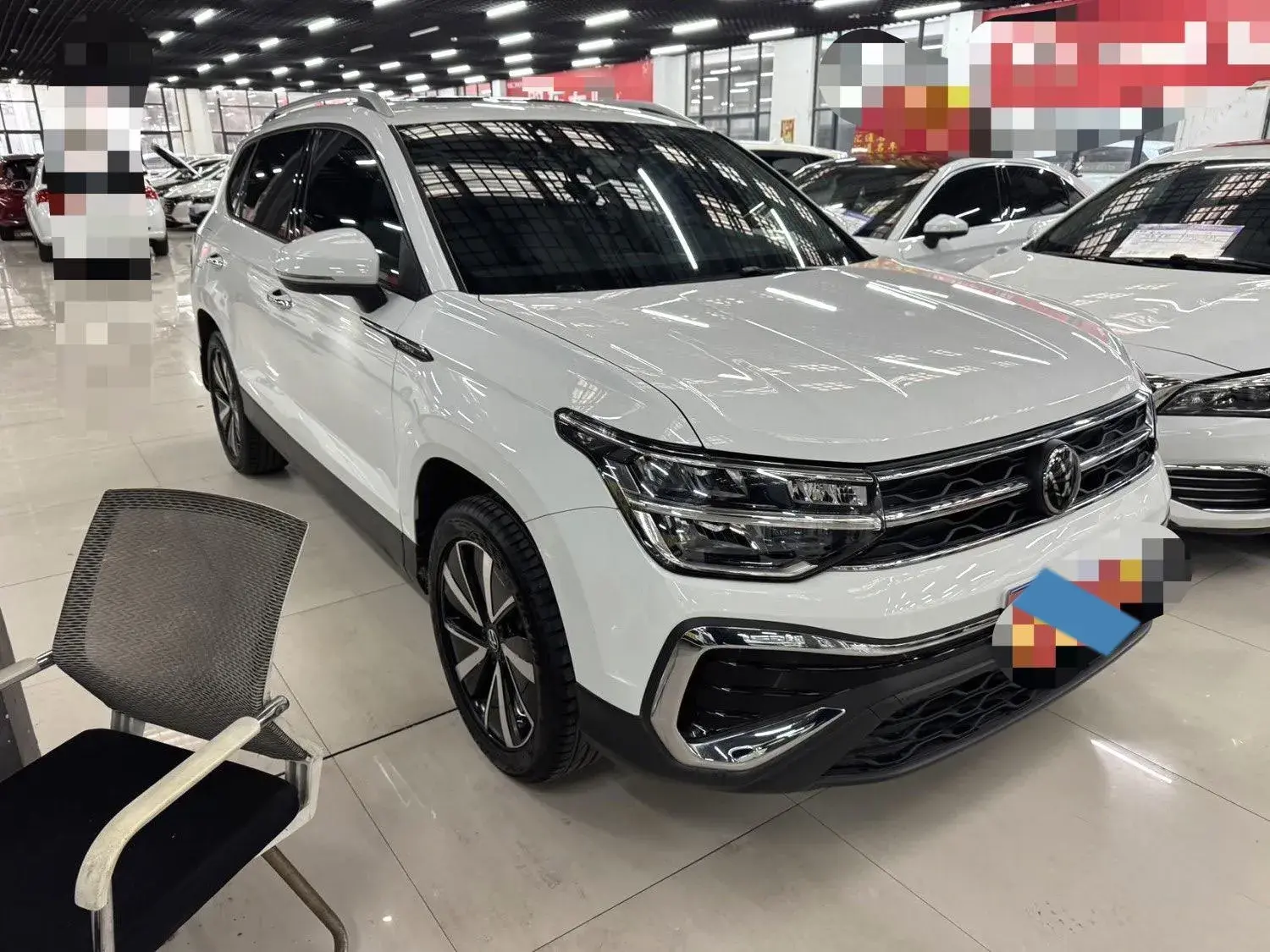 2024 VOLKSWAGEN THARU thumbnail 3