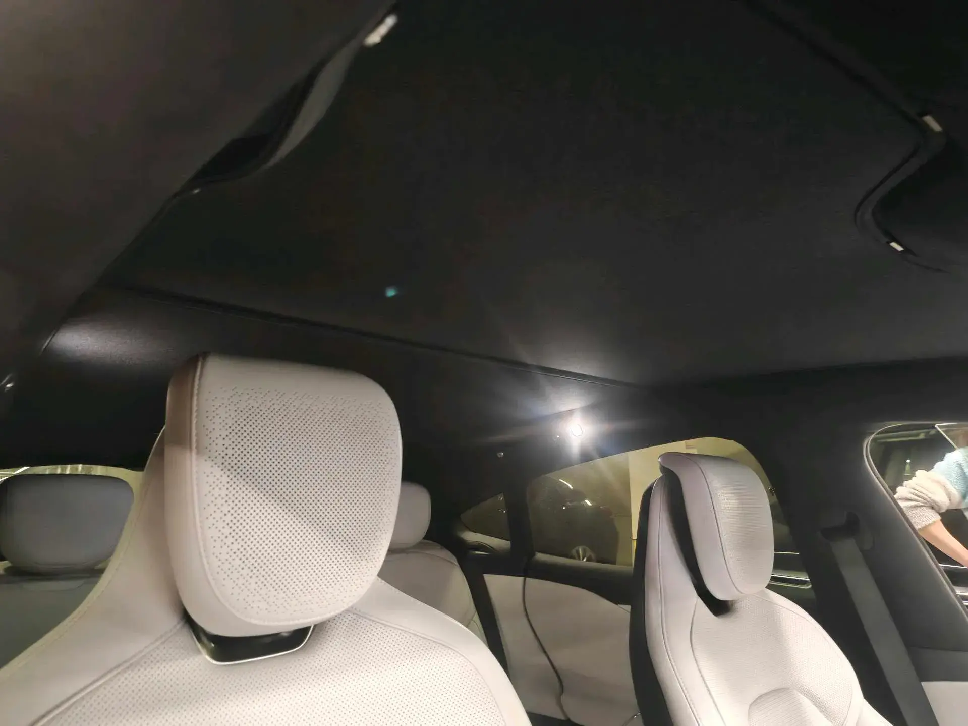 2024 MI SU7 thumbnail 4