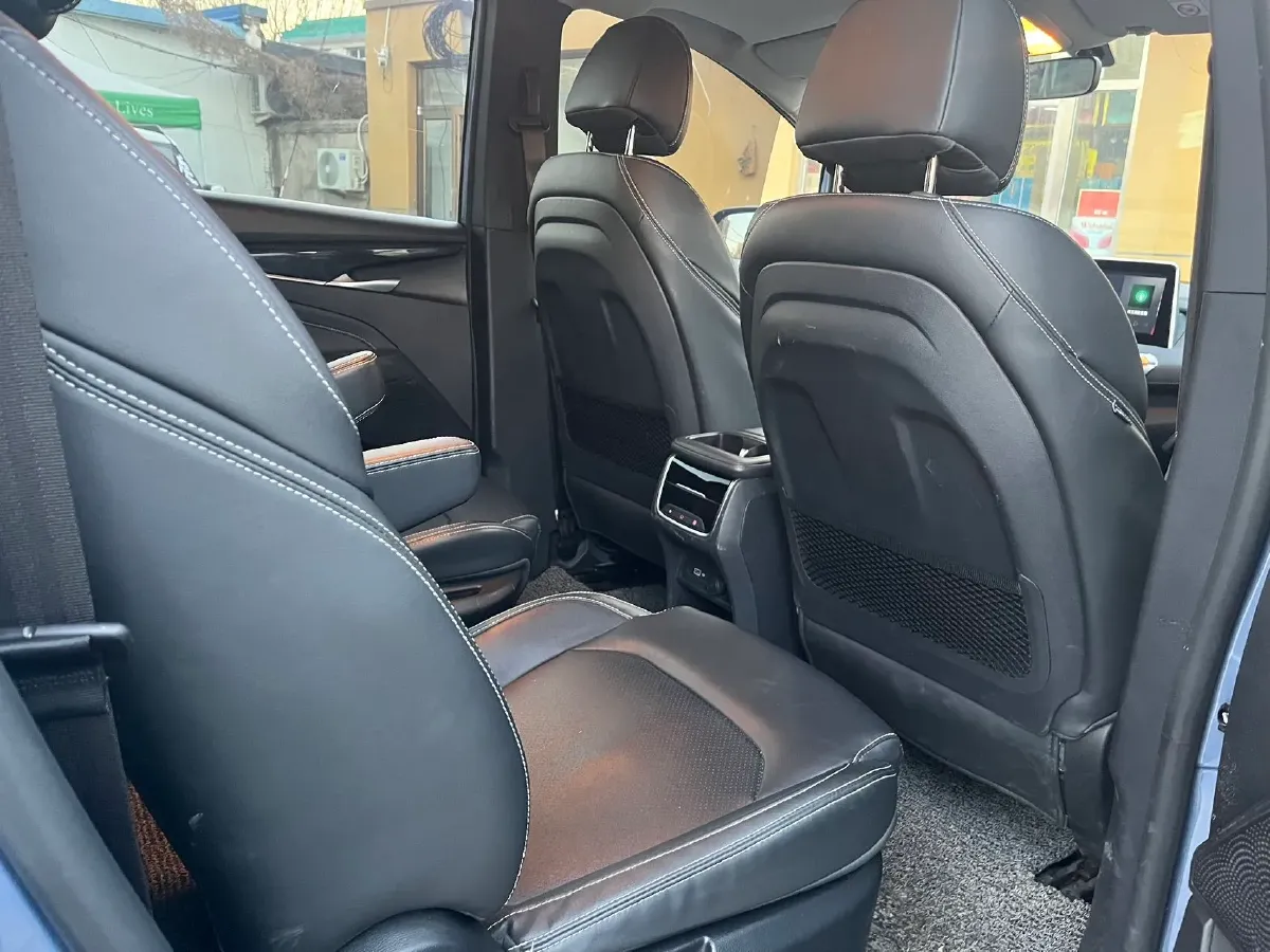 2022 MAXUS Euniq 5 BEV 70KWH,autocango,china used car exporter,china ev exporter,chinese used car exporter,chinese used ev exporter