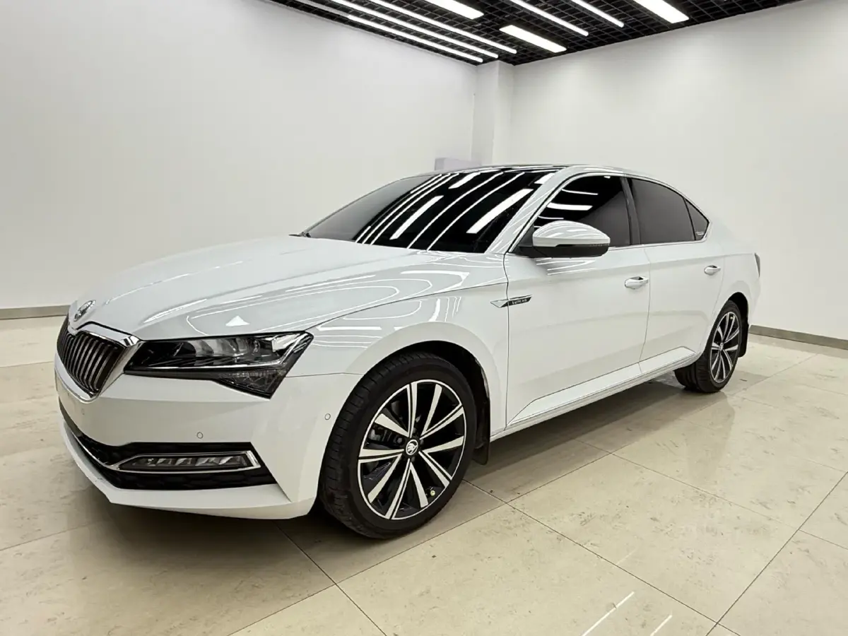 2022 Skoda Superb 1.4T 150HP L4 7DCT